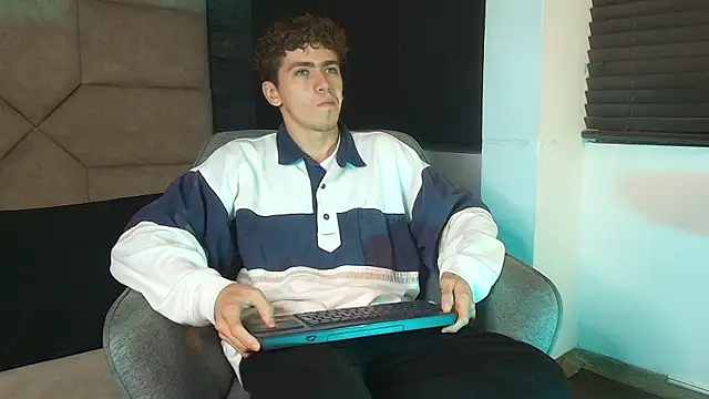 Tyler_Mcrey Show Webcam