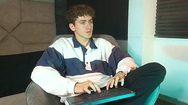 Tyler_Mcrey Show Webcam