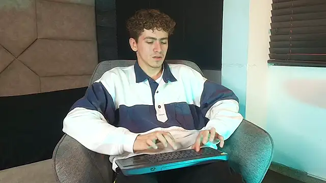 Tyler_Mcrey Show Webcam