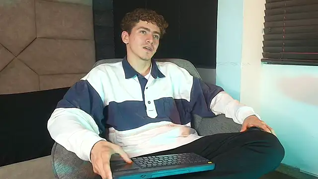 Tyler_Mcrey Show Webcam