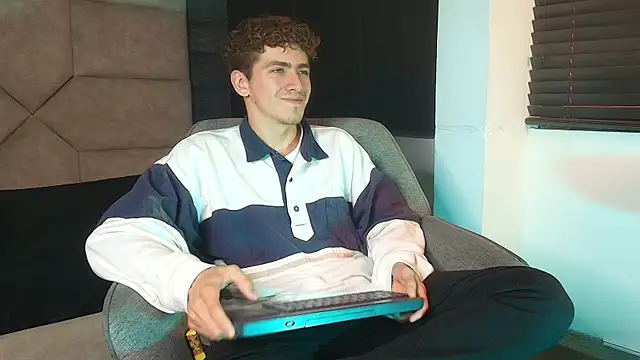 Tyler_Mcrey Show Webcam