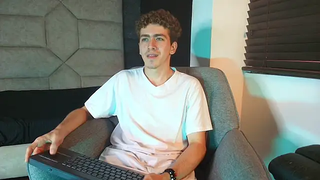 Tyler_Mcrey 在線直播表演