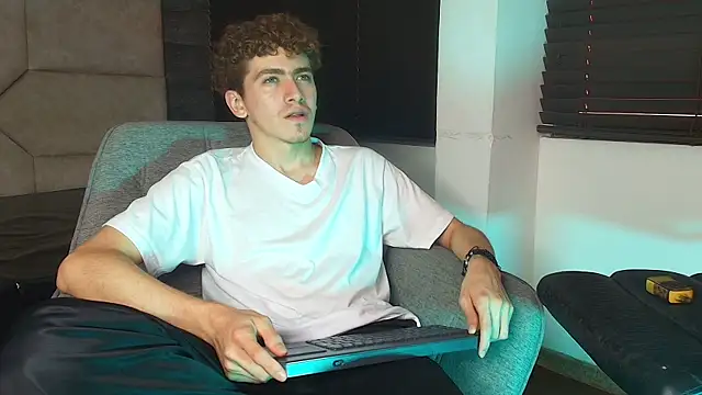 Tyler_Mcrey Show Webcam