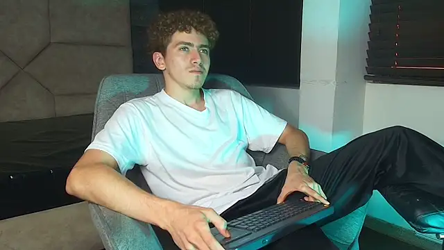 Show de Tyler_Mcrey na webcam