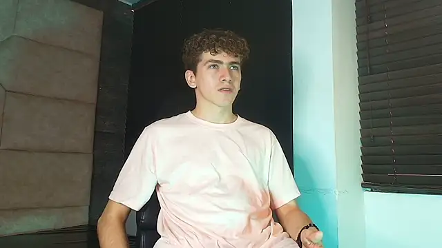 הופעת וובקאם של Tyler_Mcrey