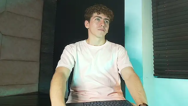 Tyler_Mcrey Show Webcam