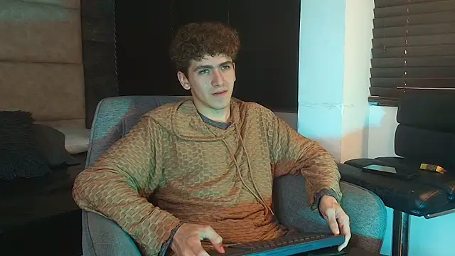 Pokazy przed kamerką – Tyler_Mcrey