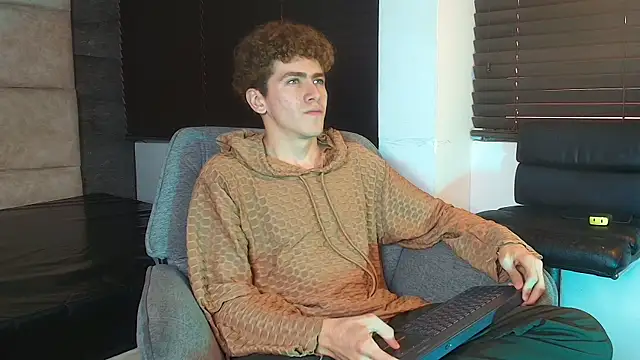 Tyler_Mcrey Show Webcam