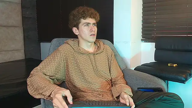 Tyler_Mcrey 在線直播表演