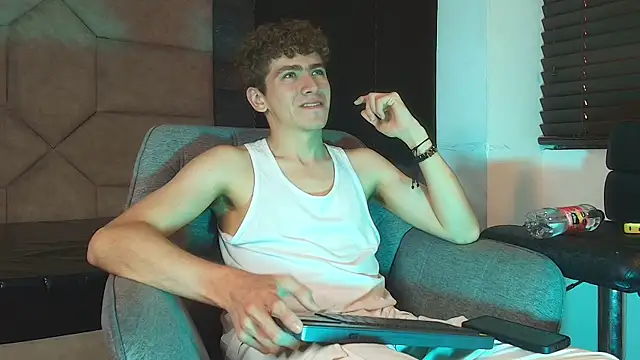 Tyler_Mcrey Adlı Modelin Web Kamerası Şovu