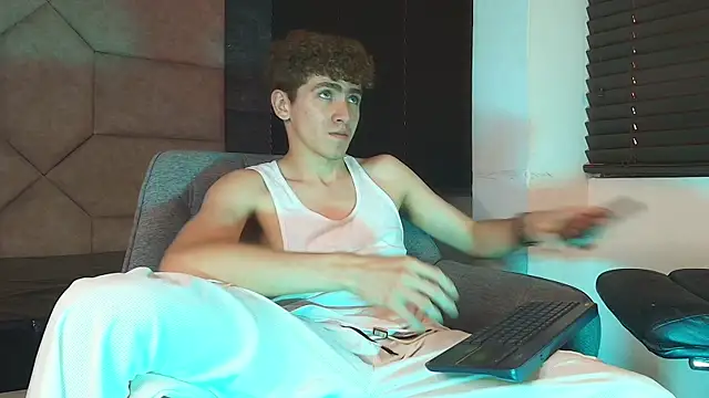 Tyler_Mcrey Adlı Modelin Web Kamerası Şovu