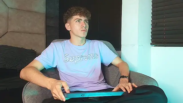 Tyler_Mcrey 在線直播表演