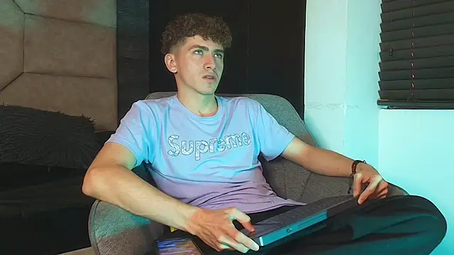 Tyler_Mcrey 在線直播表演