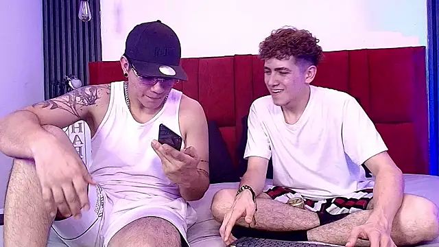 Show modela Tyler_Mcrey na web-kameri