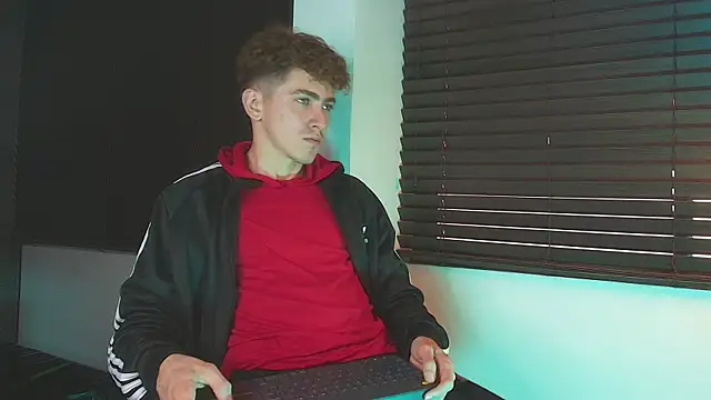 Tyler_Mcrey 在線直播表演