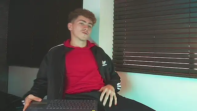 Tyler_Mcrey Webcam-Show