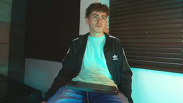 Tyler_Mcrey: вебкам-шоу