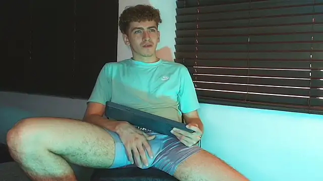 Tyler_Mcrey 在線直播表演