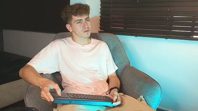 Tyler_Mcreyのウェブ  カメラショー