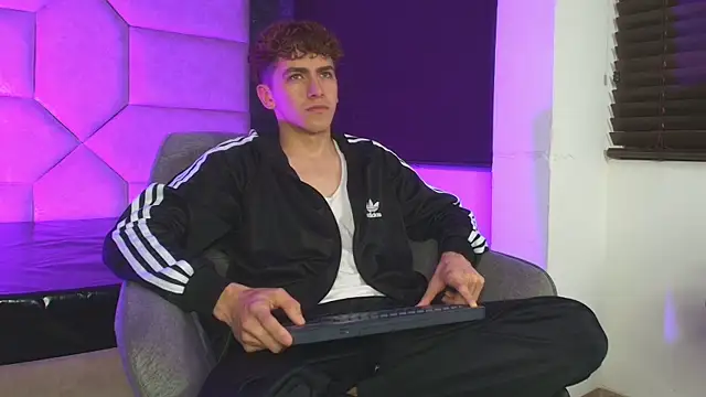 Tyler_Mcrey webcam show