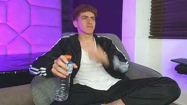 Tyler_Mcrey Webcam-Show