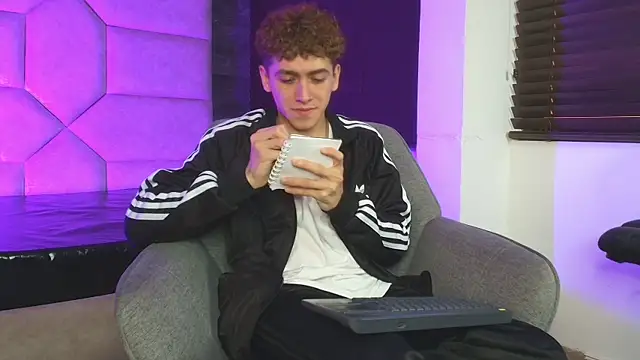 Tyler_Mcrey – webcam-show