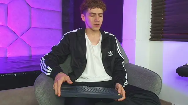 Tyler_Mcrey Pertunjukan Webcam