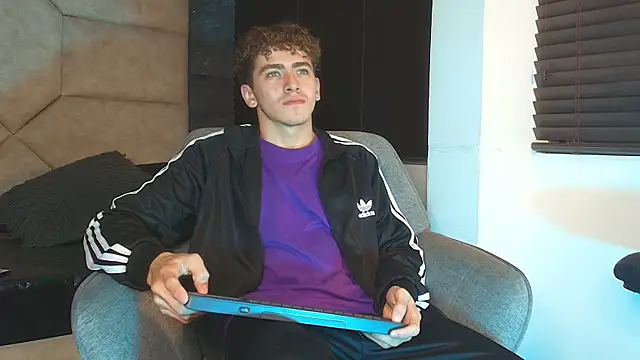 Tyler_Mcrey 在線直播表演