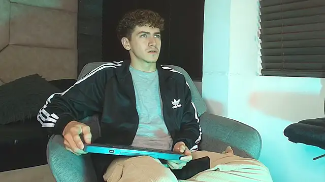 Tyler_Mcrey's Webcam Show