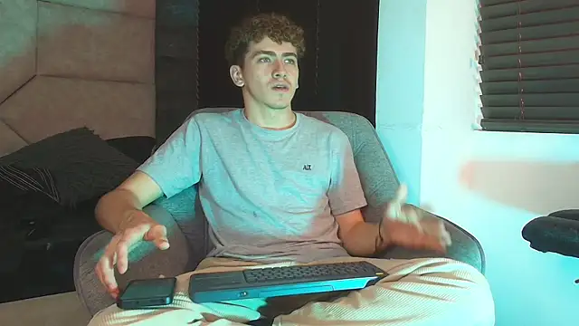 Tyler_Mcrey Adlı Modelin Web Kamerası Şovu