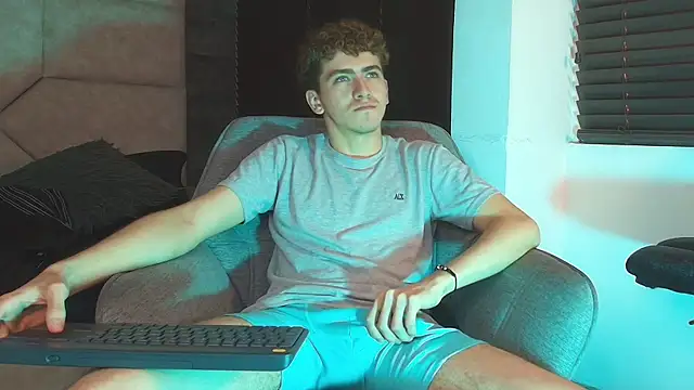 Tyler_Mcrey Webcam-Show