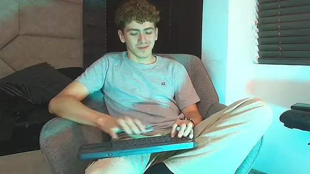Tyler_Mcrey Adlı Modelin Web Kamerası Şovu