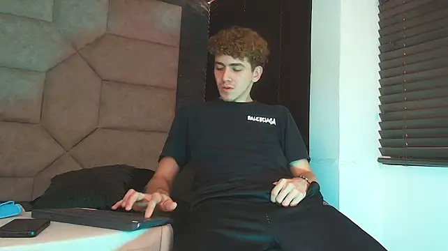 Tyler_Mcrey Show Webcam