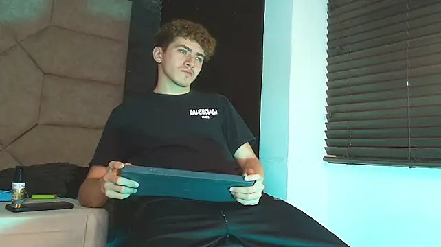 Tyler_Mcrey Show Webcam