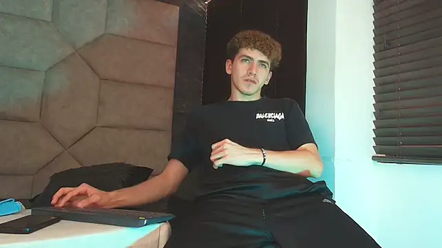 Tyler_Mcrey webcam show