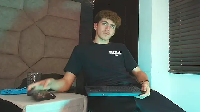 Tyler_Mcrey Шоу с уебкамера