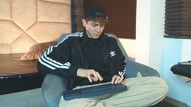 Tyler_Mcrey Webcam show