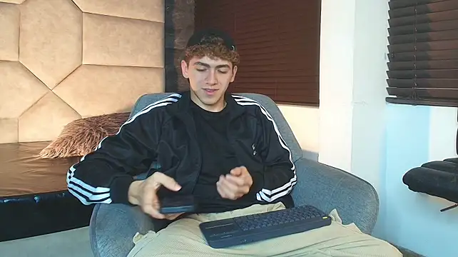 Tyler_Mcrey Webcam-Show