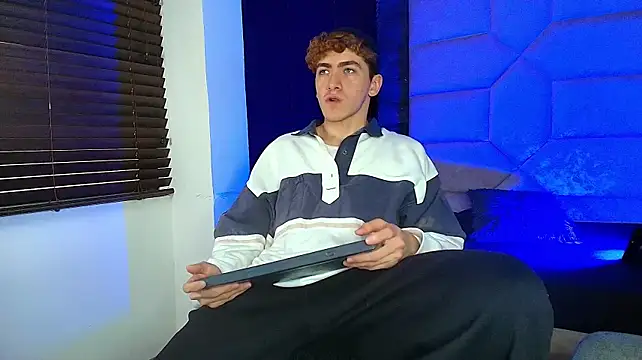 Tyler_Mcrey: вебкам-шоу