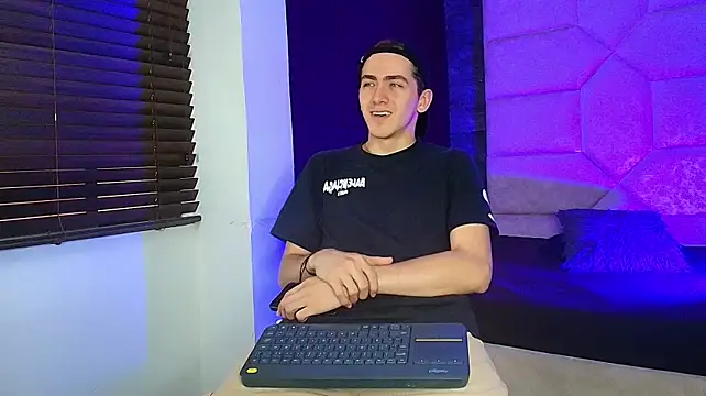Tyler_Mcrey Webcam-Show