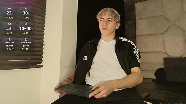 Tyler_Mcrey Adlı Modelin Web Kamerası Şovu