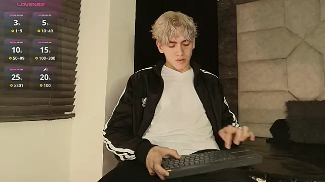 Tyler_Mcrey's Webcam Show