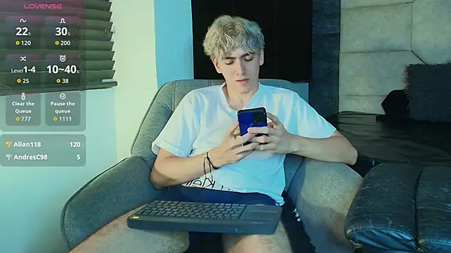 הופעת וובקאם של Tyler_Mcrey