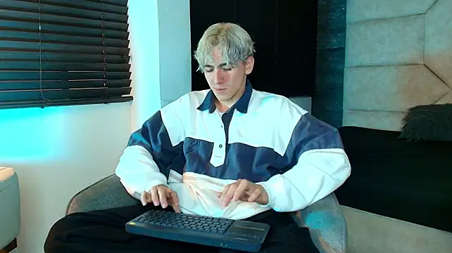 Tyler_Mcrey: вебкам-шоу