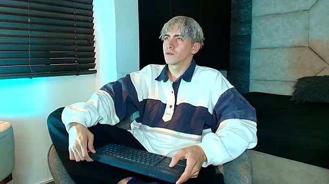 Tyler_Mcrey Webcam-Show