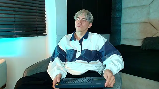 Tyler_Mcrey Adlı Modelin Web Kamerası Şovu