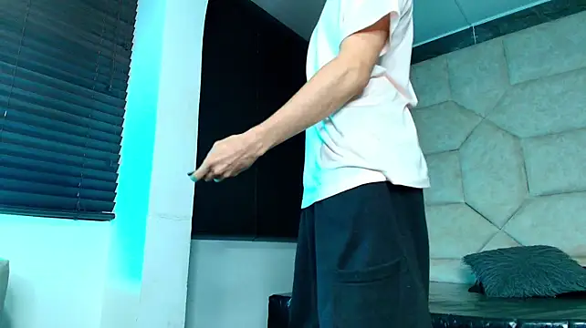 Tyler_Mcreyのウェブカメラショー