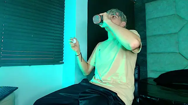 Tyler_Mcreyのウェブカメラショー