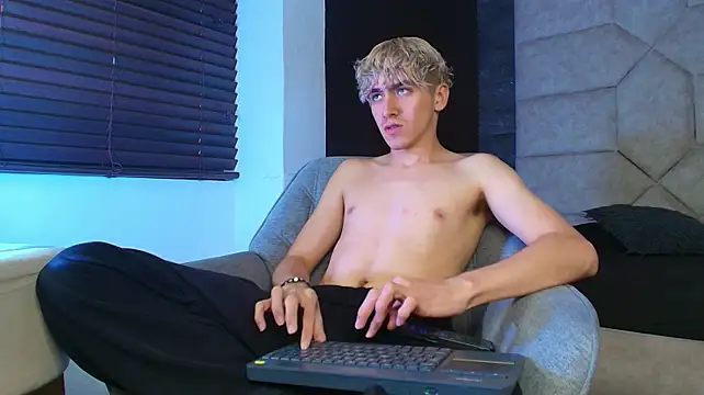 Tyler_Mcrey Webcam-Show