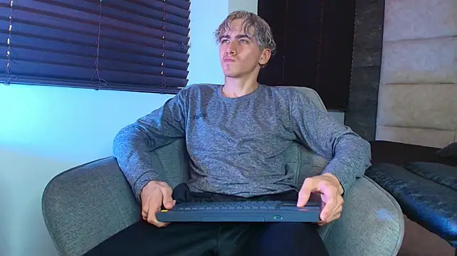 Tyler_Mcrey: вебкам-шоу